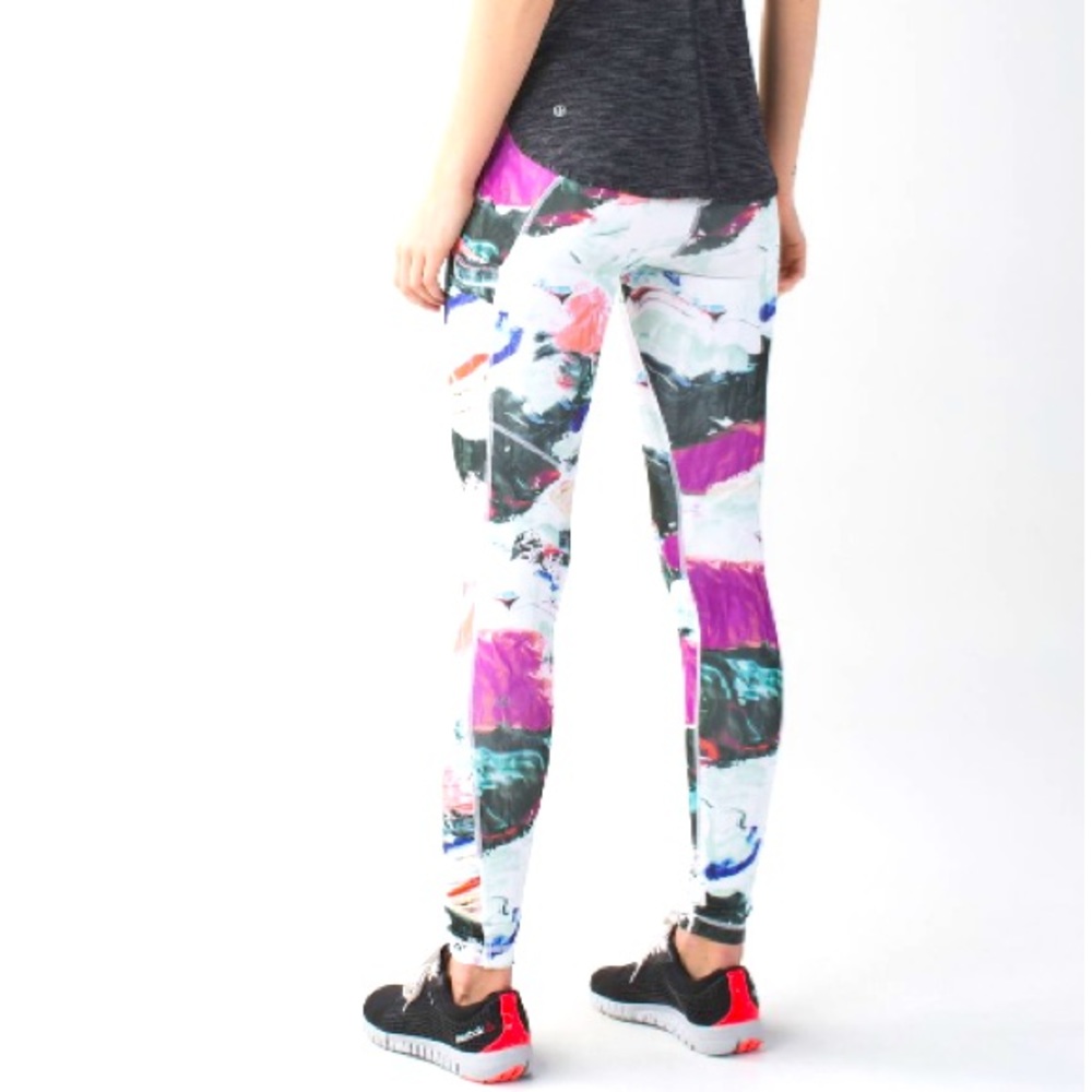 Lululemon Speed Tight III All Full-On Luxtreme
Pigment Wave/ Black/Regal Plum